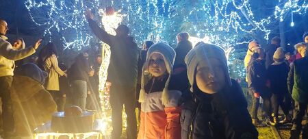 Lučke so prižgali otroci in župan (5)